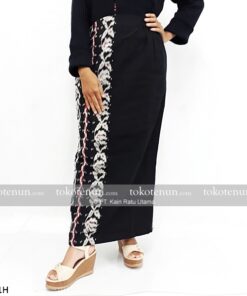 ROK SPAN TENUN MAWAR