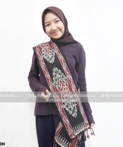 Syal Tenun Ikat