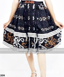 Rok Tenun Pendek Rumbai
