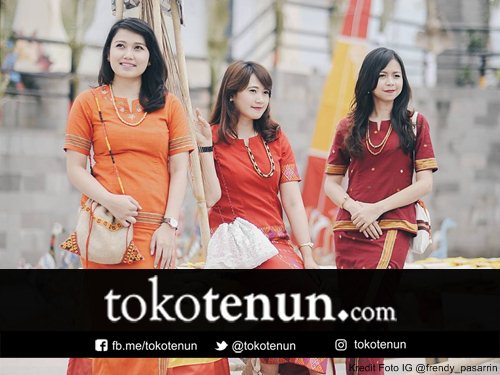 Model Baju Toraja Modern