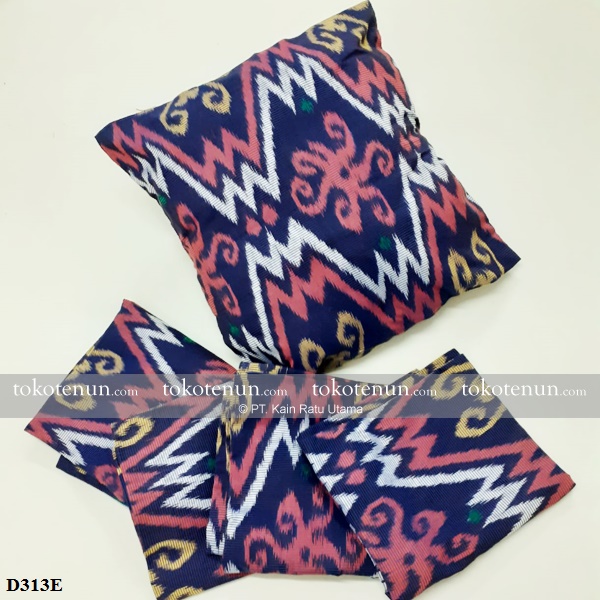 sarung bantal tenun