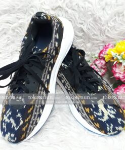 Sepatu Tenun Model Sneaker U004