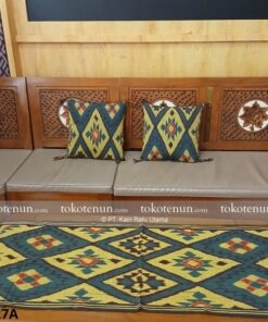 Set Sarung Bantal & Taplak Tenun D327A