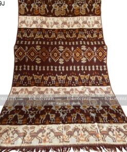TENUN MOTIF SUMBA