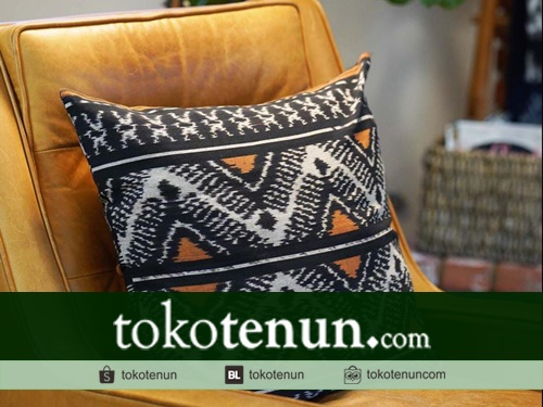 Sarung Bantal Tenun
